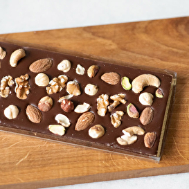 Pralinhuset-Chokladkakor-70%-Blandade-nötter